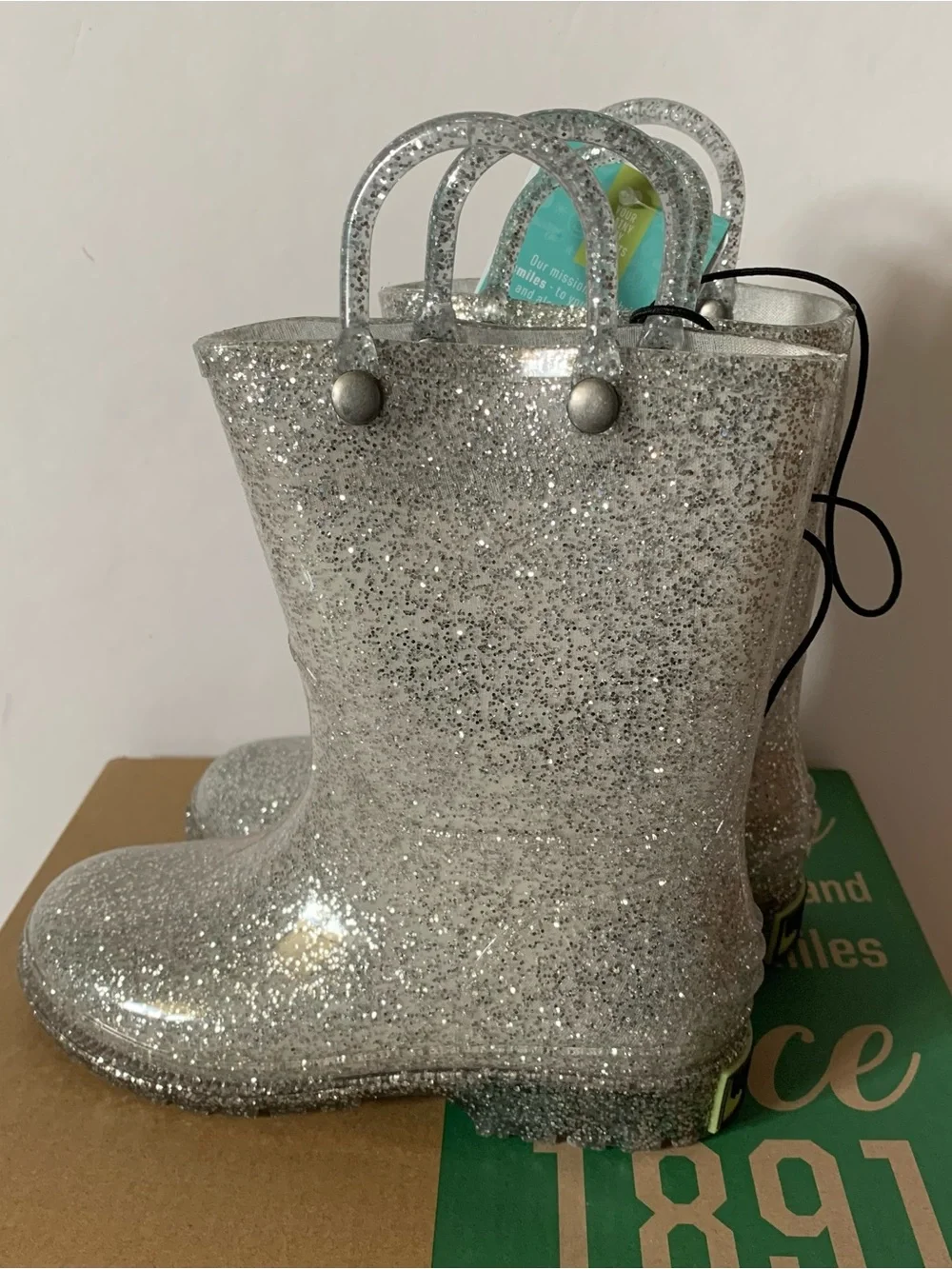 NIB. WESTERN CHIEF Silver Glitter Kids Rain Boot with Pull Handles